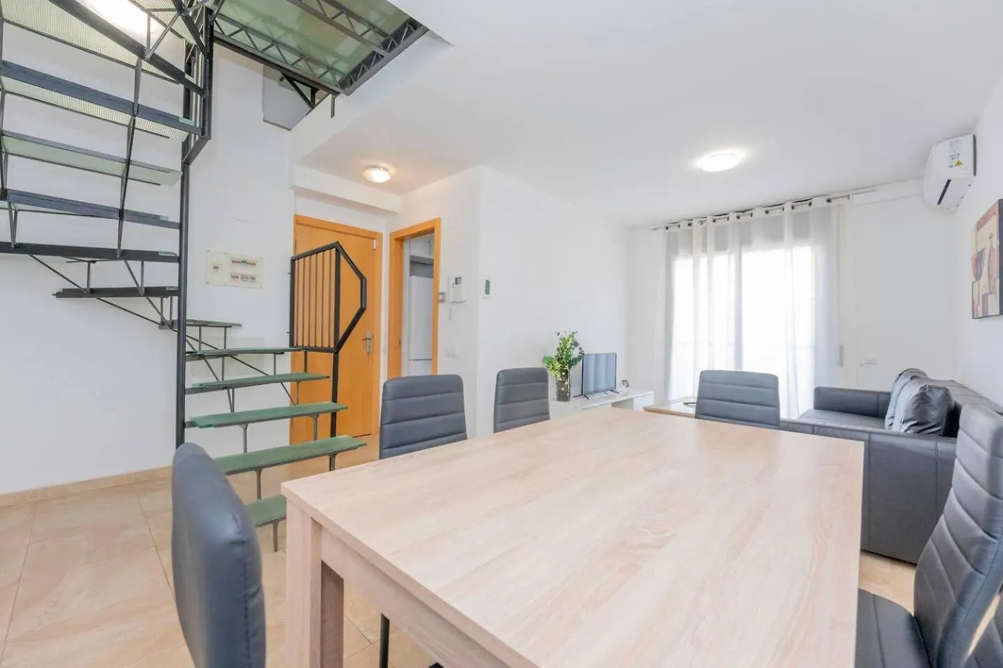 Apartamentos Torre Figueres Sant Boi de Llobregat 0*,