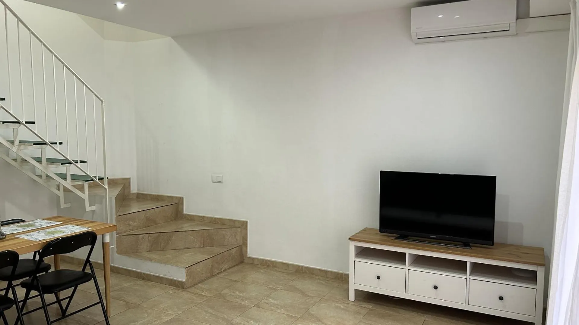 Apartment Apartamentos Torre Figueres Sant Boi de Llobregat